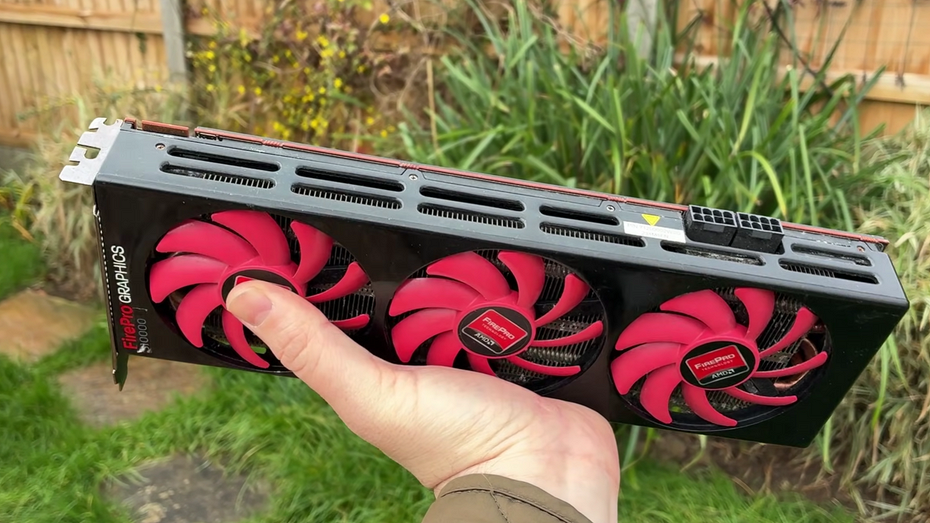 13-летнюю монстр-видеокарту AMD S10000 за $3600 протестировали в 2025 году
