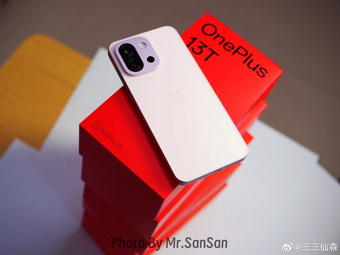 Названа дата презентации компактного флагмана OnePlus 13T