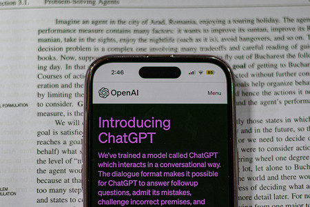 Нейросеть по пятницам: подборка нейросетей для генерации текста