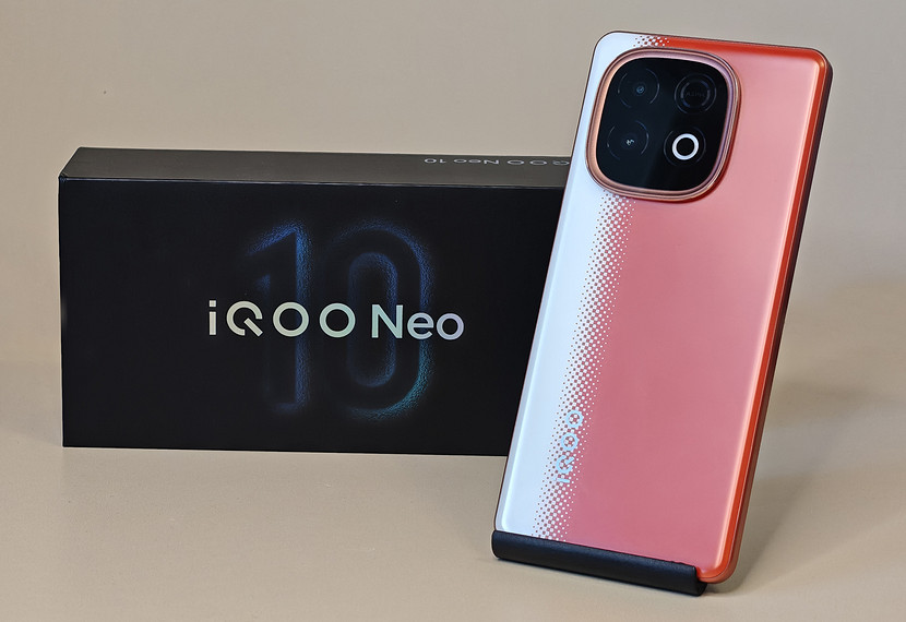 Обзор смартфона IQOO Neo 10: топовая производительность за адекватные деньги