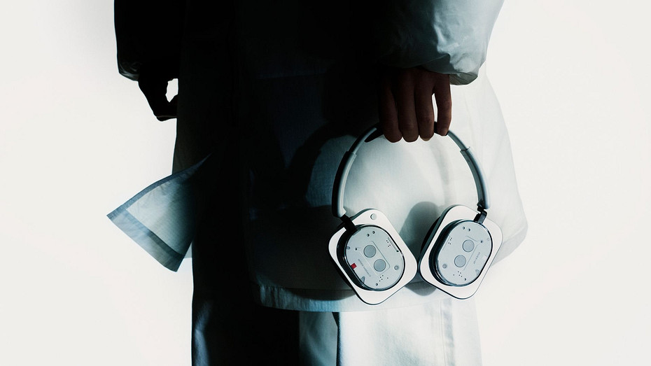 Выглядят специфично: представлены первые полноразмерные наушники Nothing Headphone (1)