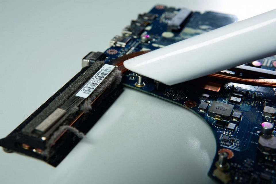 Что делать, если ноутбук сильно нагревается? Что делать, если ноутбук сильно нагревается?