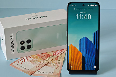 Обзор смартфона HONOR X6c: равняется на старших