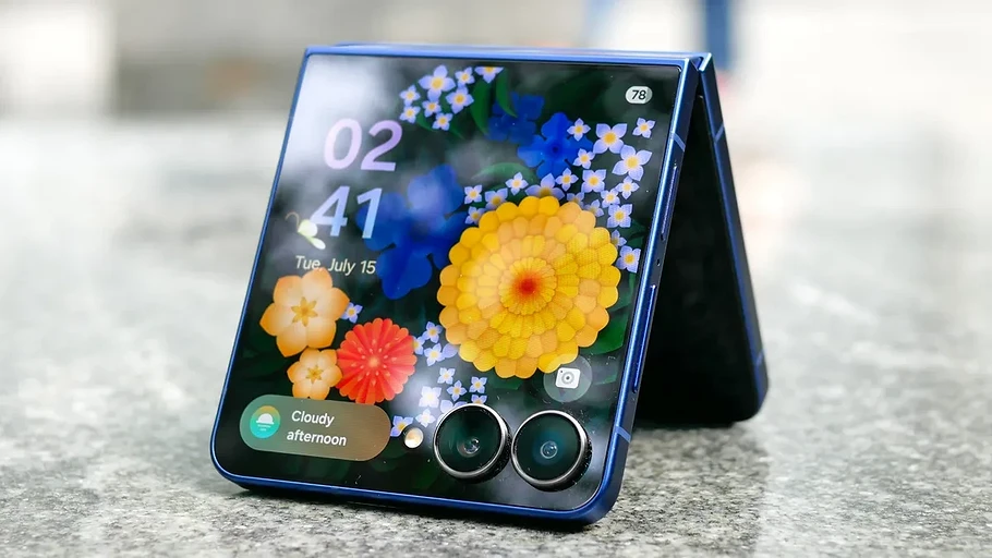 Toms Guide назвал 6 лучших смартфонов с гибкими экранами на лето 2025