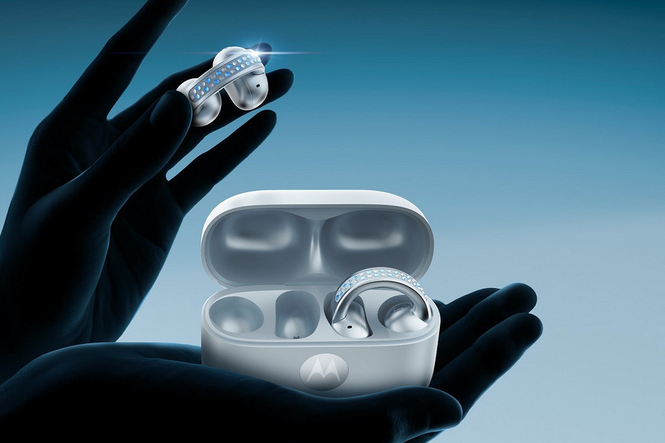 Motorola и Swarovski выпустили лимитированные наборы Brilliant