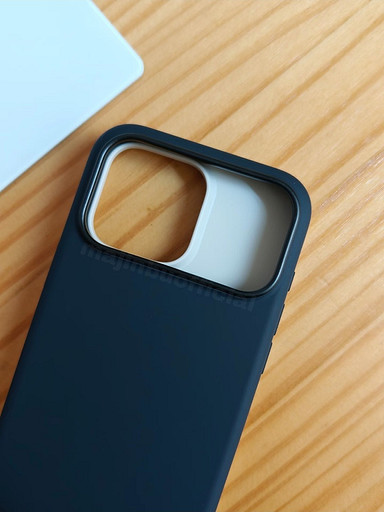 Apple готовит необычные чехлы из жидкого силикона для iPhone 17