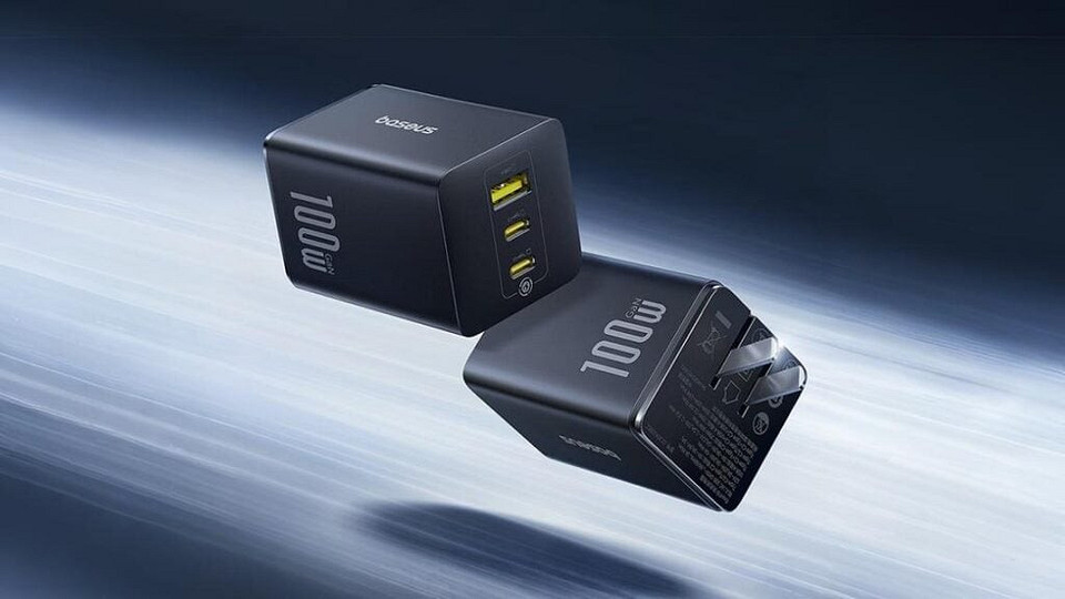 Baseus представила компактную зарядку Mini Cube GaN на 100 Вт Baseus представила компактную зарядку Mini Cube GaN на 100 Вт