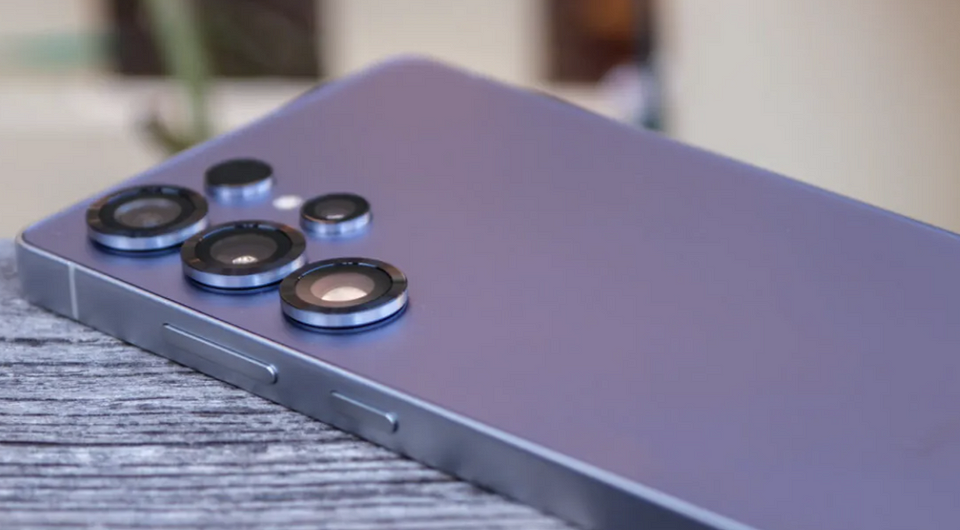 Ура! Суперфлагман Samsung Galaxy S26 Ultra все-таки получит зарядку на 60 Вт