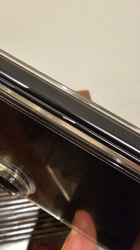 Просто ужас! У Galaxy Z Fold 7 обсыпается краска, а ведь он стоит как два iPhone 16 Pro