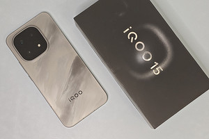 Обзор смартфона iQOO 15: топовый процессор и батарея 7000 мАч