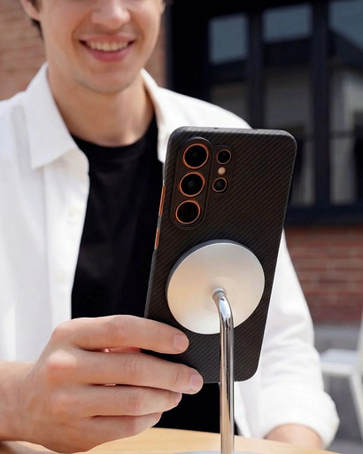 Оранжевый Samsung Galaxy S26 Ultra засветился на рекламных фотографиях чехлов