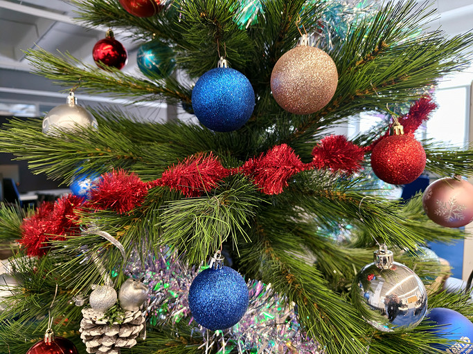 Обзор смартфона iQOO 15: топовый процессор и батарея 7000 мАч