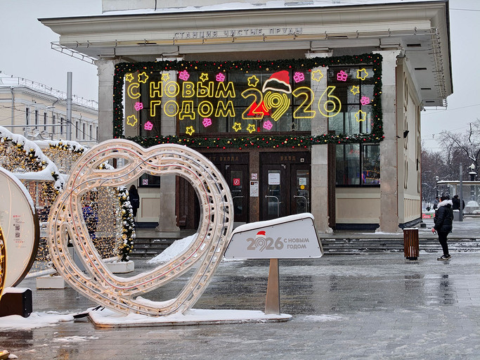 Обзор смартфона iQOO 15: топовый процессор и батарея 7000 мАч