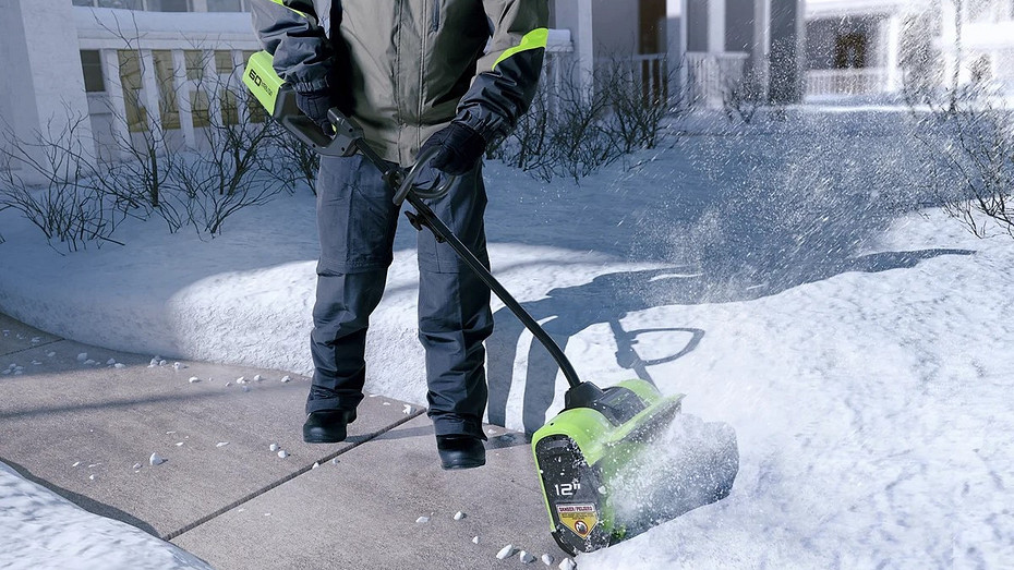 5 главных преимуществ снеголопат перед снегоуборщиками