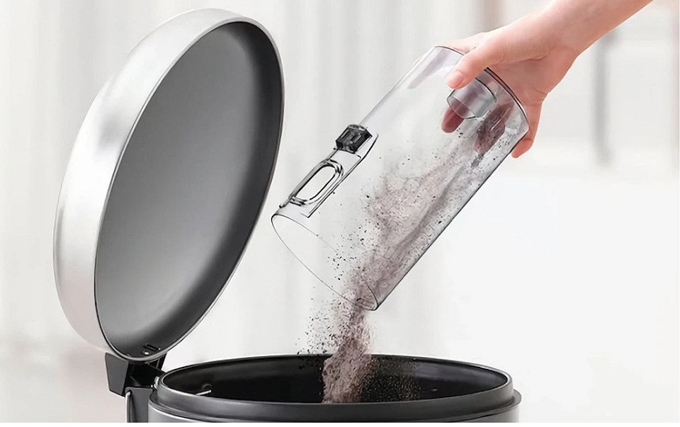 Пылесос стал плохо всасывать: в чем может быть причина