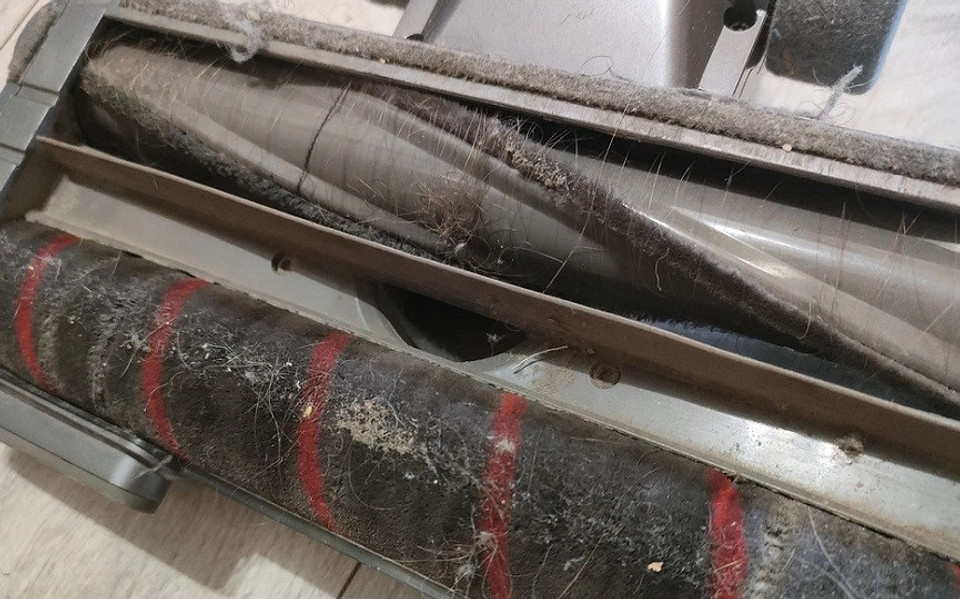 Пылесос стал плохо всасывать: в чем может быть причина