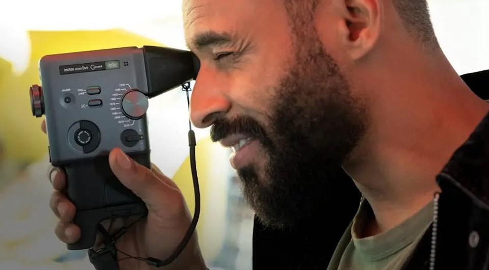 Такую камеру захочет каждый. FUJIFILM выпустила instax mini Evo Cinema