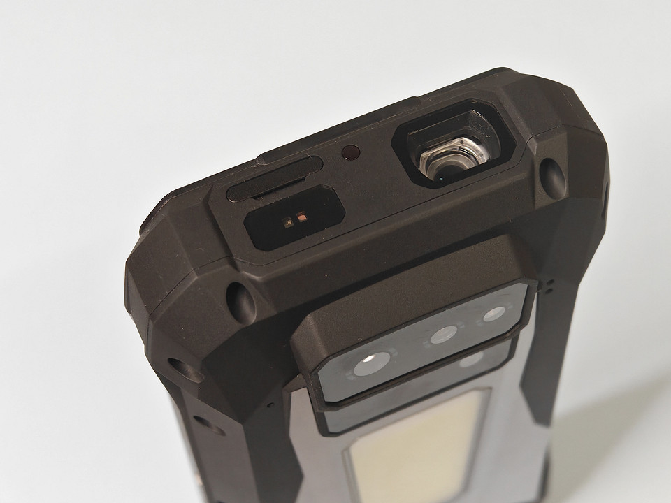 Обзор защищенного смартфона 8849 Tank X: крутой проектор и батарея 17600 мАч Обзор защищенного смартфона 8849 Tank X: крутой проектор и батарея 17600 мАч