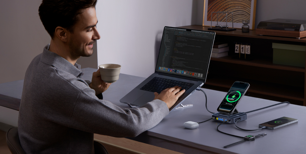 Мощнее некуда. Представлена Baseus Nomos NH21 — настольная зарядка 6-в-1 на 245 Вт с выдвижными кабелями и Qi2