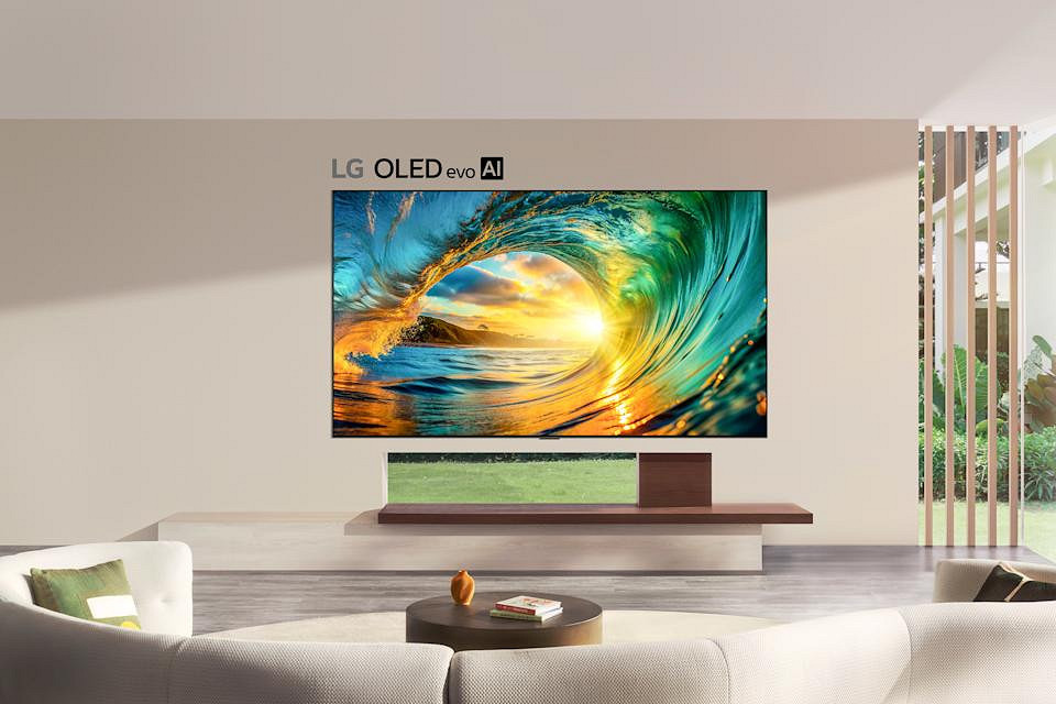 Даже карандаш толще: LG представила самый тонкий в мире беспроводной OLED-телевизор