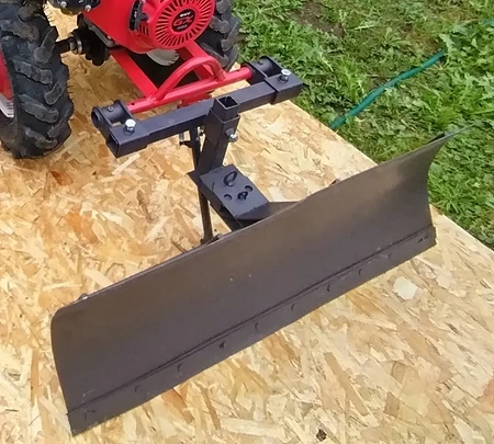 4 устройства, которые помогут быстро очистить от снега узкие дорожки