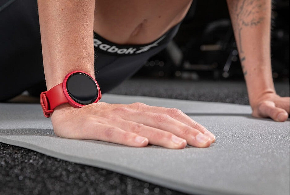 Внезапно: вышли бюджетные спортивные смарт-часы Reebok Rush