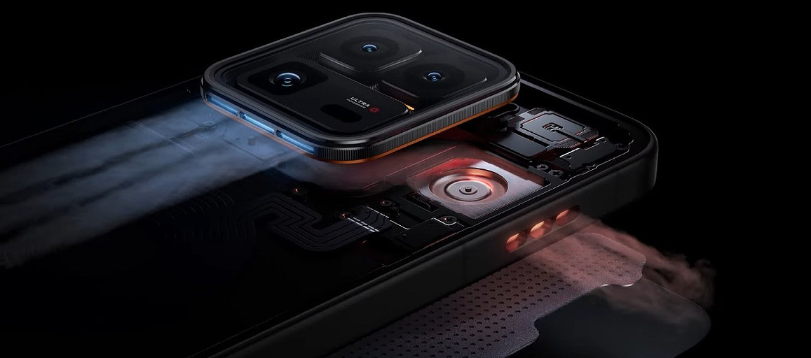 Самый необычный флагман года: вышел iQOO 15 Ultra с вентилятором, чипом Snapdragon 8 Elite Gen 5 и батареей на 7400 мАч