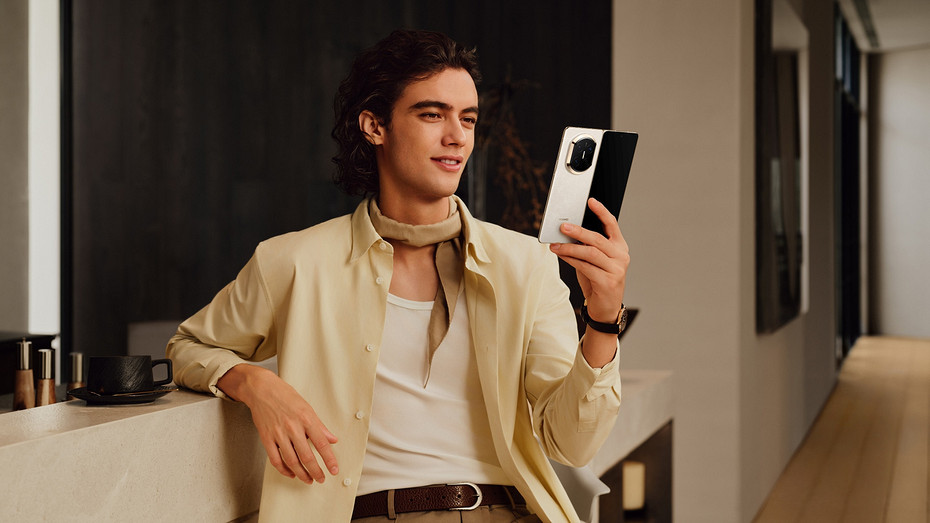 В России начались продажи раскладушки HUAWEI Mate X7 и наушников HUAWEI FreeClip 2