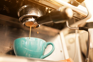 Первый запуск кофемашины: инструкции для разных моделей