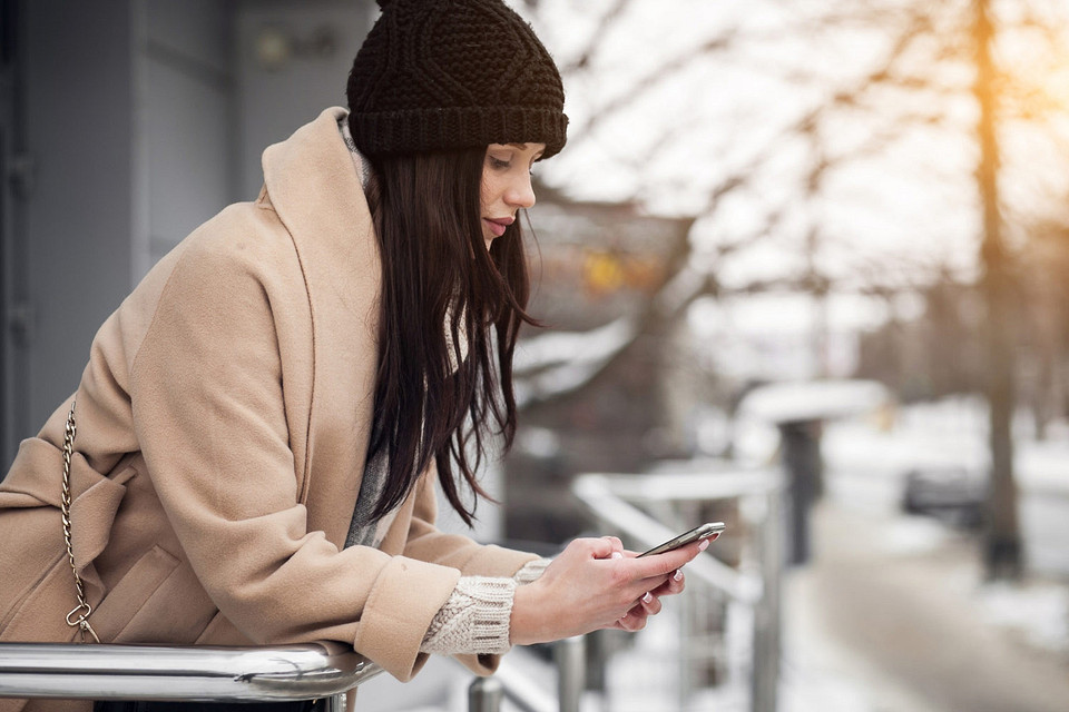 Телефон после мороза: почему он быстро разряжается и как это исправить