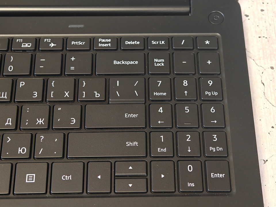 Обзор ноутбука iRU Strato 15ALID5: достойное «железо» за адекватную цену