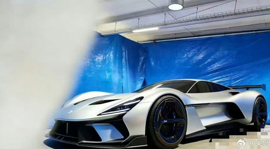 От бюджетных смартфонов к суперкарам: Xiaomi Vision GT засветился в Барселоне