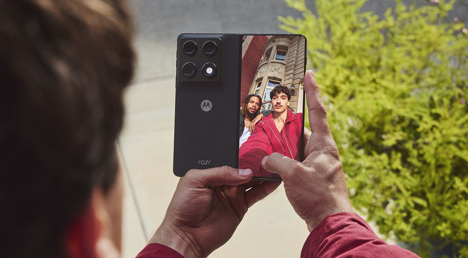 Эталон из мира складных смартфонов? Представлен очень дорогой Motorola Razr Fold