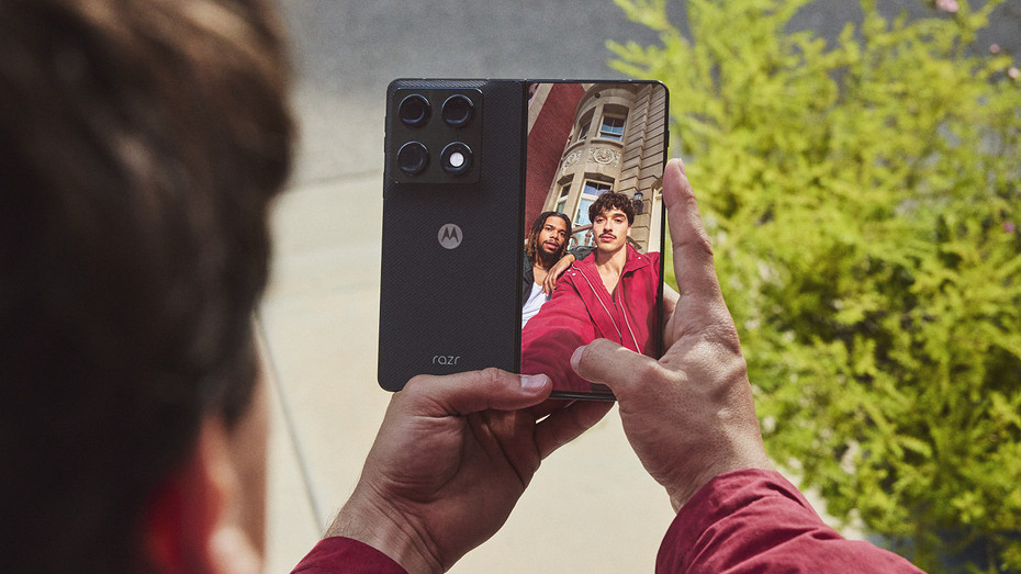 Эталон из мира складных смартфонов Представлен очень дорогой Motorola Razr Fold