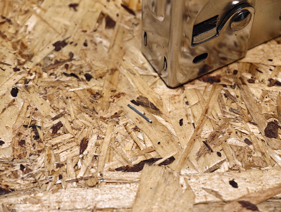 Как пользоваться строительным степлером правильно