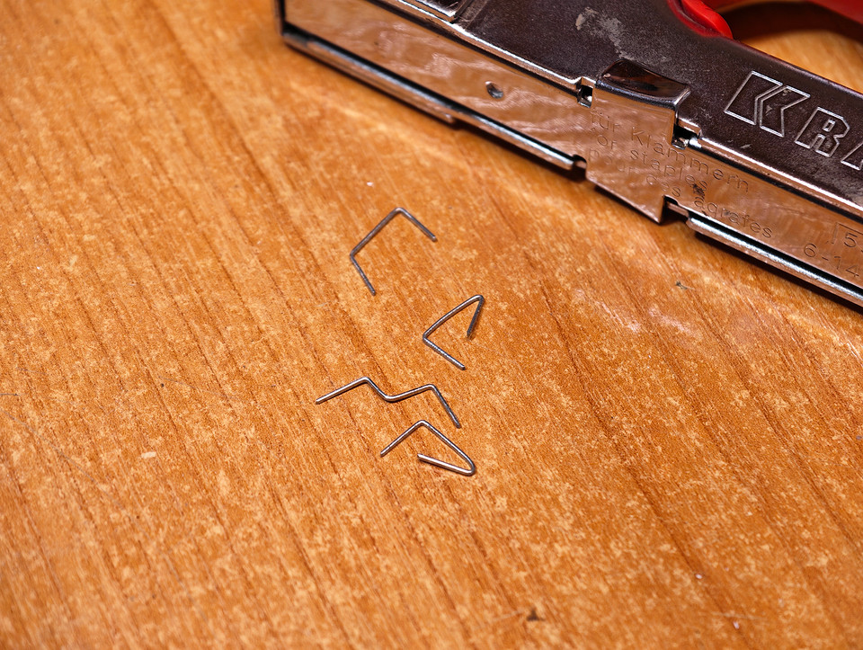 Как пользоваться строительным степлером правильно