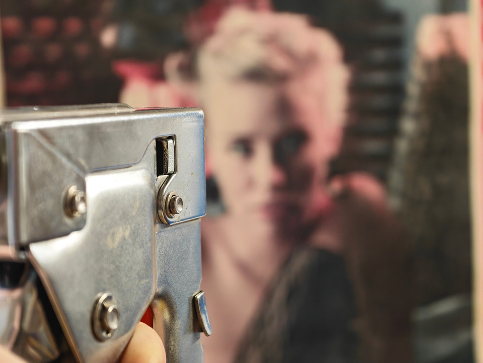 Как пользоваться строительным степлером правильно