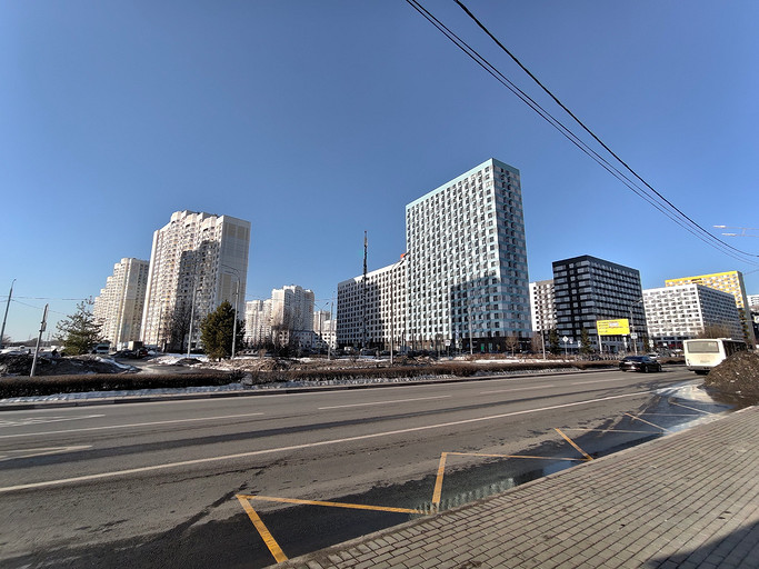 Обзор смартфона iQOO 15R: субфлагман для игр и не только