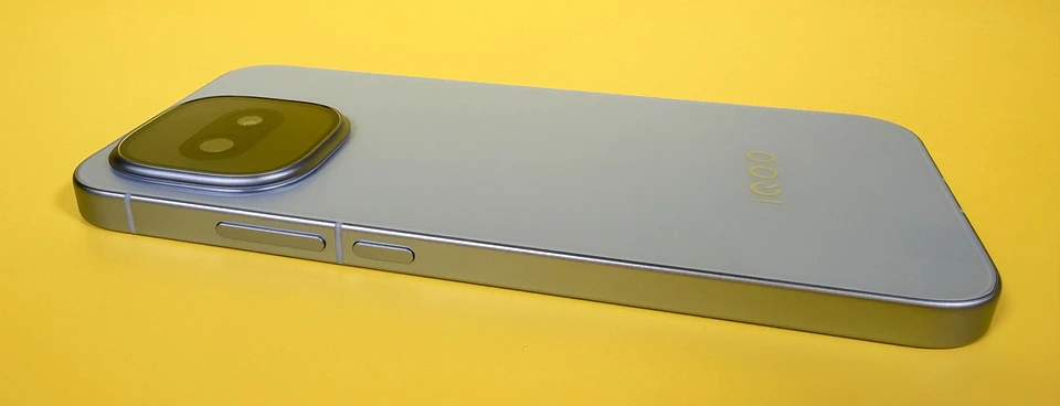 Обзор смартфона iQOO 15R: субфлагман для игр и не только