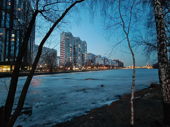 Обзор смартфона realme P4 Power с батареей 10 000 мАч. Кто больше?