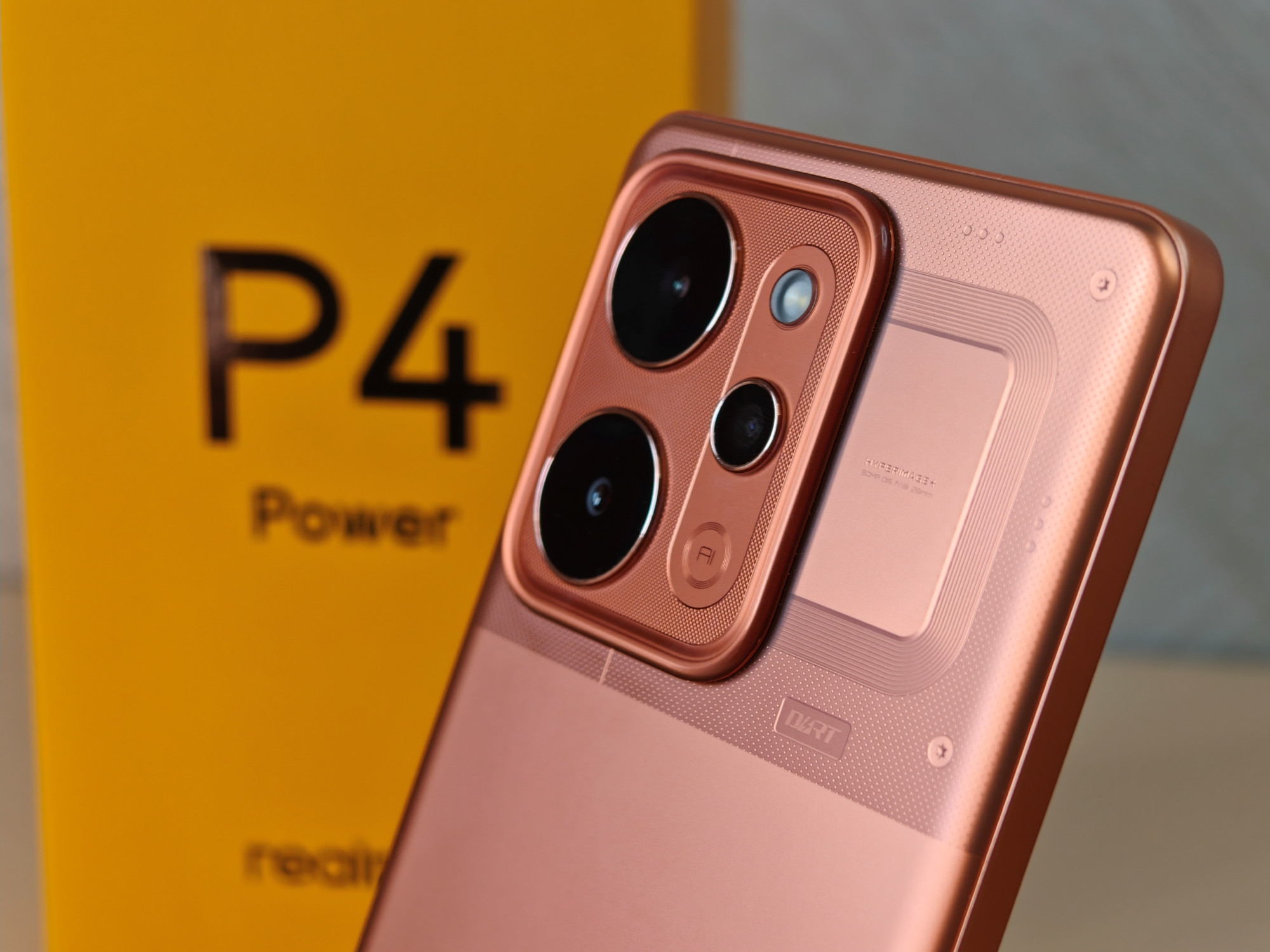 Обзор смартфона realme P4 Power с батареей 10 000 мАч. Кто больше?