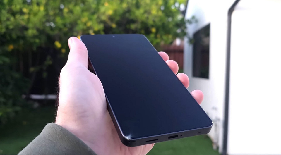 Samsung Galaxy S26 Ultra проверили на устойчивость к падениям. Алюминиевая рамка подвела