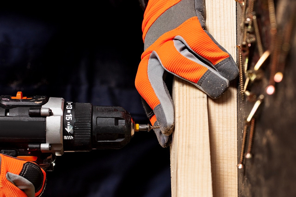 Как выбрать аккумуляторный шуруповерт для дома — простой гайд для всех