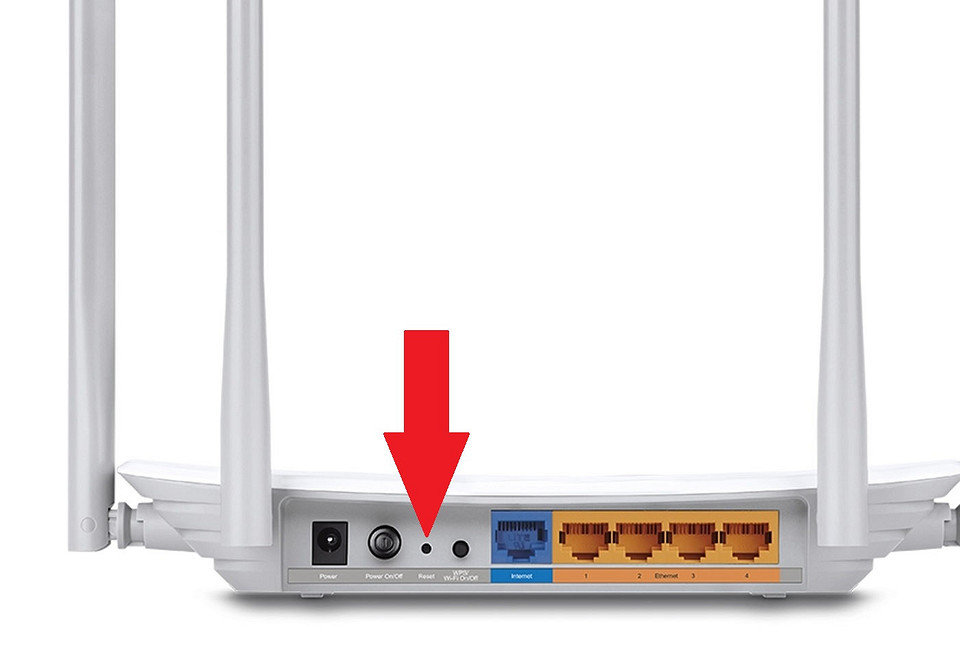 Как сбросить роутер до заводских настроек: два простых способа