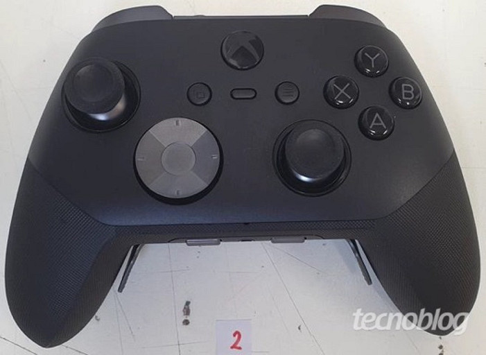Steam Controller больше не нужен. Секретные геймпады Xbox показали на фотографиях вживую