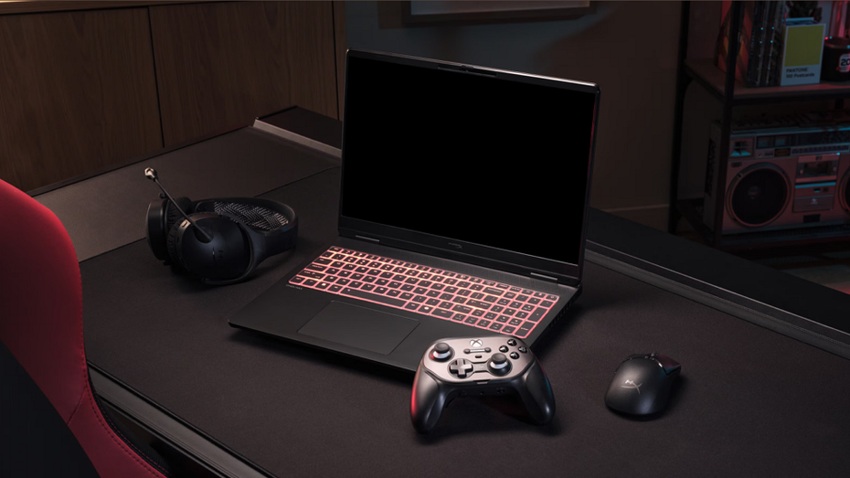 HP врывается в гейминг: представлены модульный геймпад HyperX Clutch Talon и наушники HyperX Cloud Stinger 3