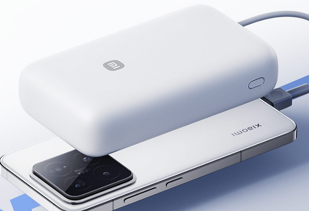 Стильный, мощный и неприлично дешёвый: Xiaomi выпустила пауэрбанк на 20 000 мАч со встроенным кабелем USB-C