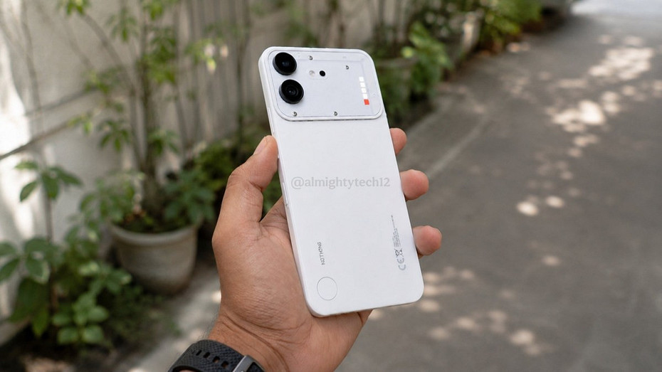 Смартфон для народа: Nothing Phone (4b) показали на живых фото и раскрыли все параметры