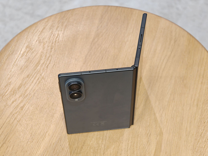 Представлен флагман с гибким дисплеем Samsung Galaxy Z Fold8 — самый легкий Fold в истории