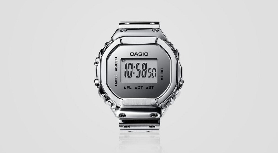 Casio представила необычное умное кольцо с экраном. Тут есть то, чего нет даже у Oura Ring